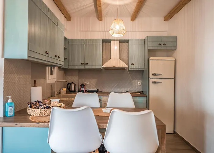 Epithea 4 με ιδιωτική πισίνα 펜션 *